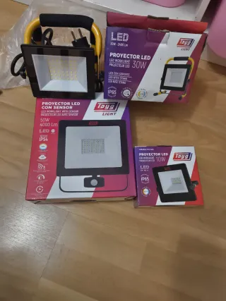 Proyector LED Tayg 50, 30 y 10W con sensor