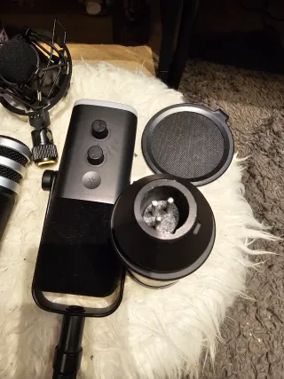 Lote 3 Micrófonos Marantz, Fifine y Yotto