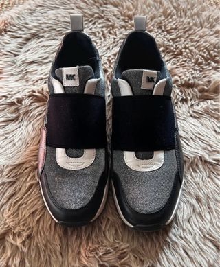 Zapatillas Michael Kors Negras y Plateadas