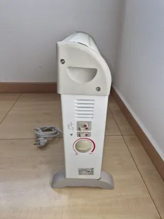 Stufa elettrica bianca