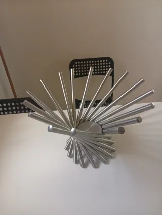 Fruteira de metal prateada