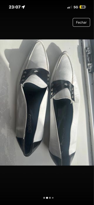 Sapatos Loafer Bico Fino Preto e Branco