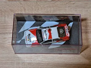 Miniatura rally Ford Sierra Cosworth Marlboro