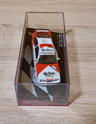 Miniatura rally Ford Sierra Cosworth Marlboro