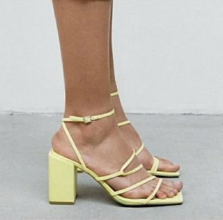 Sandalias tacón Zara amarillas T40