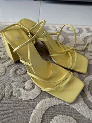 Sandalias tacón Zara amarillas T40