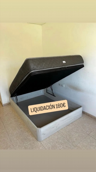 Liquidazione di divani-letto!