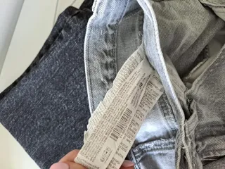 Vaqueros Stradivarius grises anchos