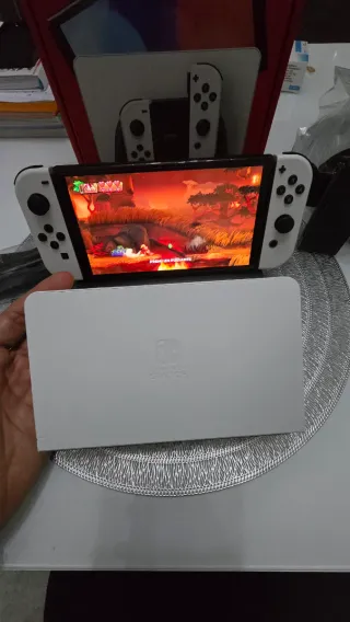 Console Nintendo Switch OLED Bianca + Accessori