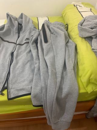 Chandal  Nike  Tech Fleece Gris  Nicolas Maduro