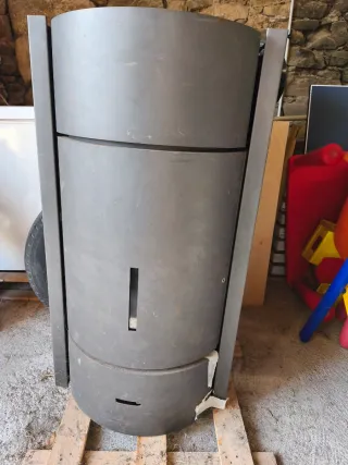 Chimenea metálica gris  nunca instalada