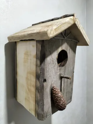 Casita de madera con apertura lateral