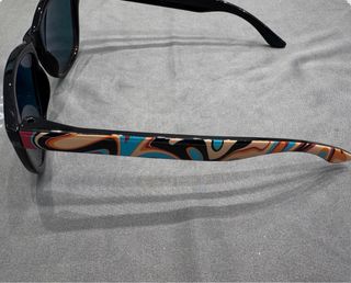 Gafas de sol Hawkers negras y rojas