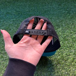 Gorra Quiksilver Malla Negro y Azul