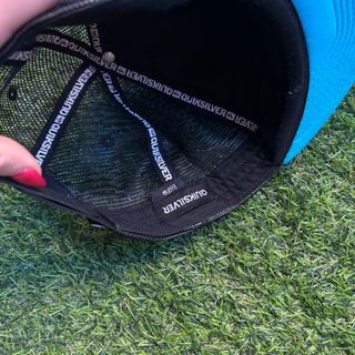 Gorra Quiksilver Malla Negro y Azul