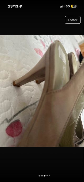 Sandália de salto alto