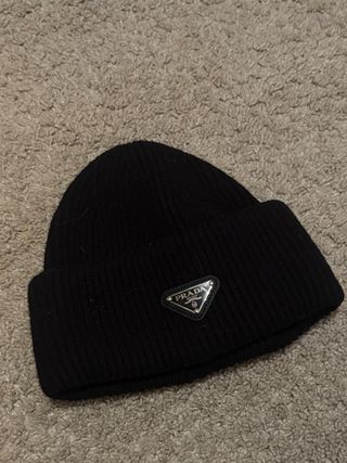 Gorro inspiracion Prada Negro