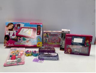 22 Juguetes: Dora, Gabby Dollhouse, Robo Alive