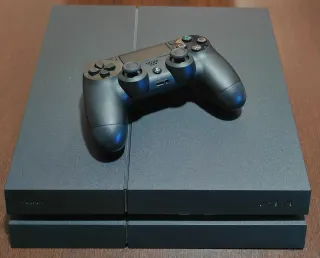 PS4 500GB + 2 Mandos + Cámara + 17 juegos