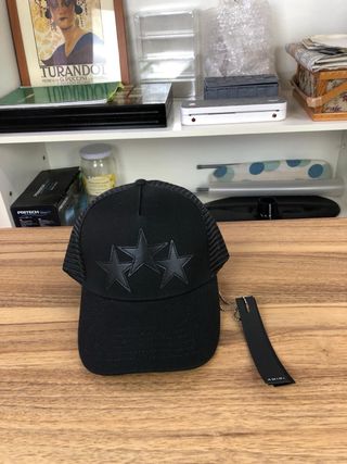 Gorra AMIRI Original Negra Trucker con Estrellas