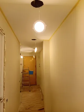 Se hacen trabajos de pintura Puertas ventanas..