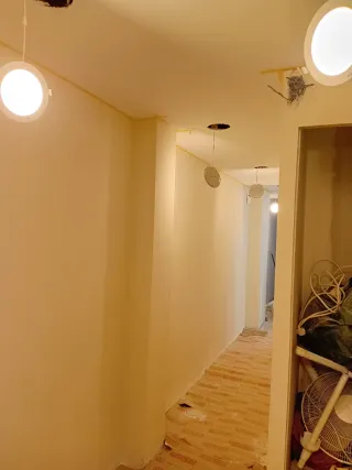 Se hacen trabajos de pintura Puertas ventanas..