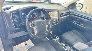 Mitsubishi Outlander Mitsubishi Outlander 2.4L  PHEV TWIN MOTOR 4WD BUSINESS