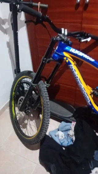 Escucho ofertas!!Bicicleta Nukeproof DH Azul/Amar