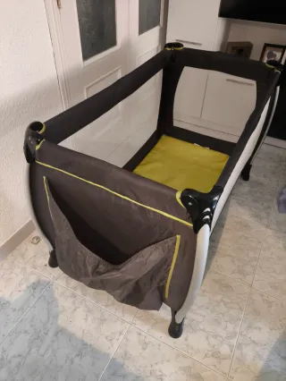 Cuna de viaje plegable