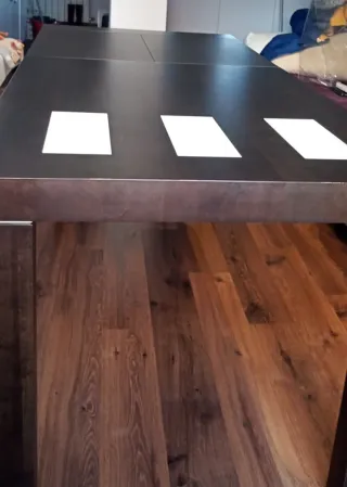 Mesa comedor + 4 sillas + mesa centro + Mueble TV.