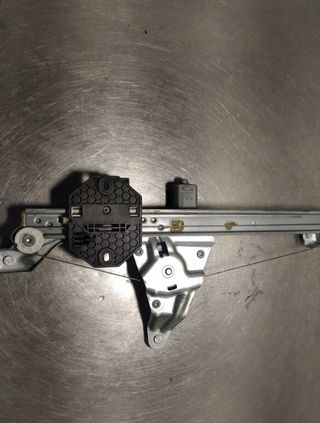 Elevalunas trasero dacia 381268 827208057r sandero