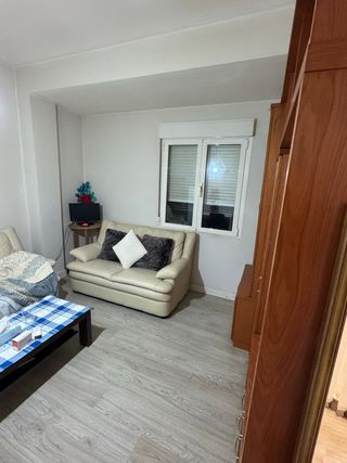 Piso en calle Perines de 2 habitaciones , planta 1