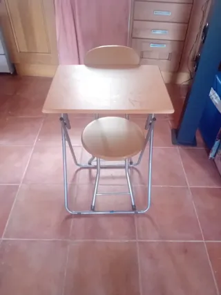 Mesa y Sillas Infantiles Plegables