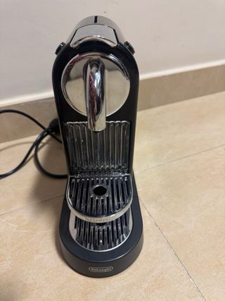 Cafetera Nespresso DeLonghi Negra