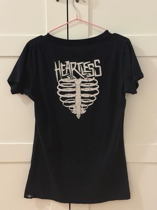 Camiseta Negra Heartless Talla L