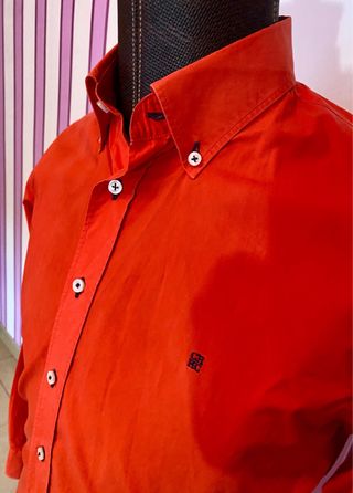 Camisa Carolina Herrera roja Talla M