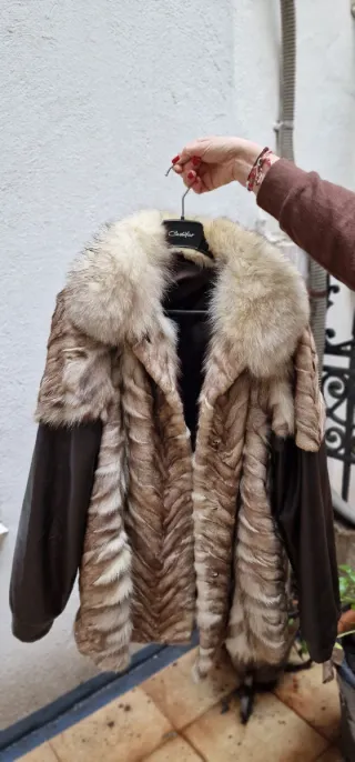 Abrigo de pelo natural beige y marrón