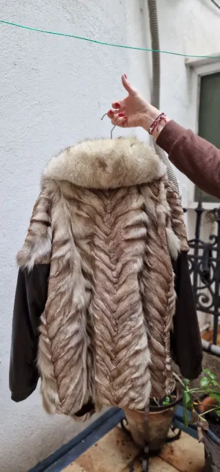 Abrigo de pelo natural beige y marrón