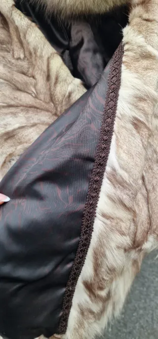 Abrigo de pelo natural beige y marrón