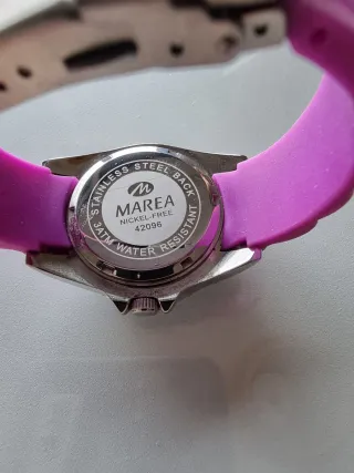 Reloj marca Marea Morado y Plateado