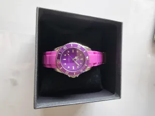 Reloj marca Marea Morado y Plateado