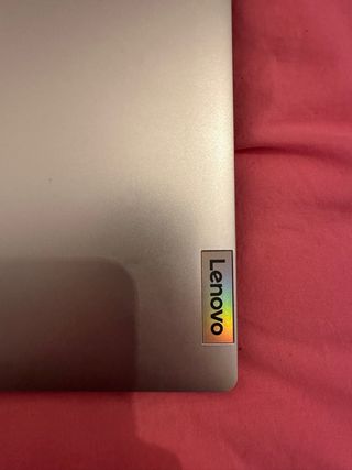 Portátil Lenovo IdeaPad 2023