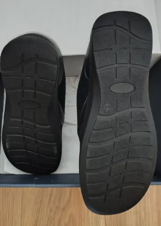 Zapatos PodoWell Negros Chut Pavel T44. NUEVOS