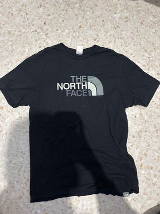 Camiseta The North Face Negra