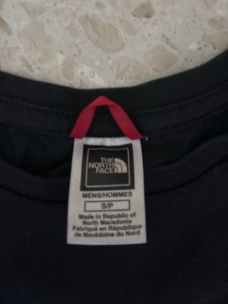 Camiseta The North Face Negra