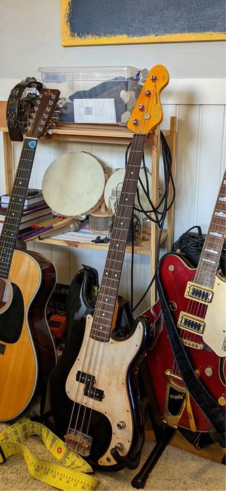 Bajo Vintage V4 (decal de Fender Precision Bass)