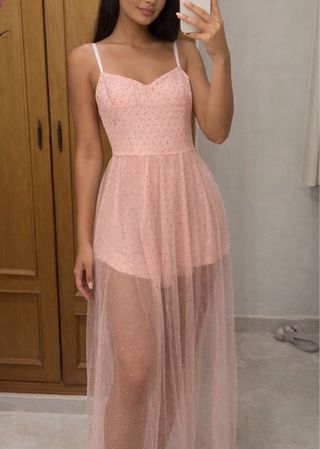 Vestido mono rosa con tul