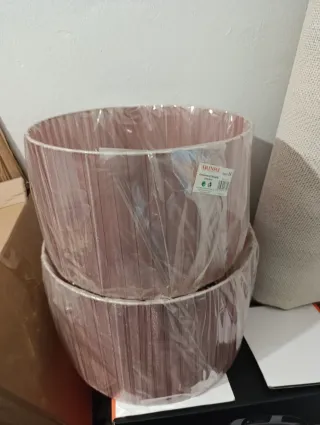 Pantallas de lámpara rosa plisada