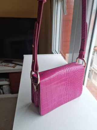 Bolso Parfois rosa efecto piel cocodrilo
