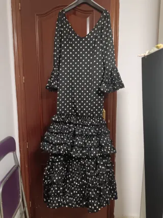 Traje Flamenca Negro Lunares